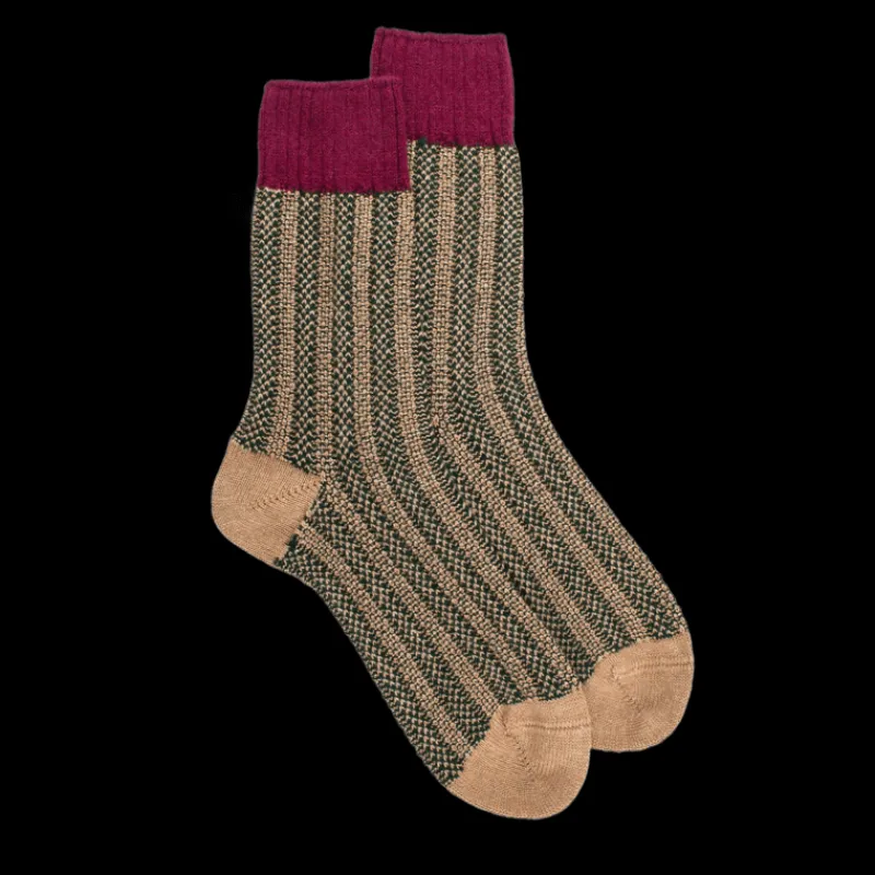 chaussettes__ctes_pour_fe_0.webp Femme Doré Doré Chaussettes^Chaussettes à côtes pour femmes en laine vierge de riz, viscose et cachemire - Beige Désert