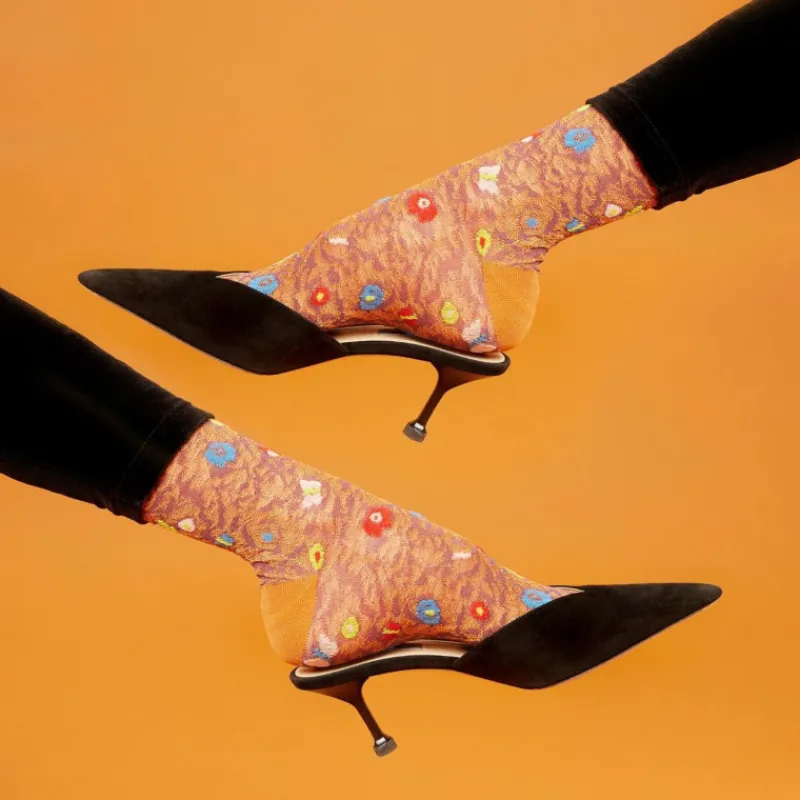 chaussettes_en_viscose_fl_1.webp Femme Doré Doré Chaussettes^Chaussettes en viscose fleurs et papillon -