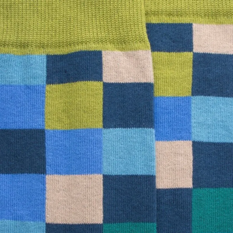 chaussettes_homme_chiquie_1-10.webp Homme Doré Doré Chaussettes^Chaussettes homme échiquier en coton - Bleu Croisette & Vert Absinthe