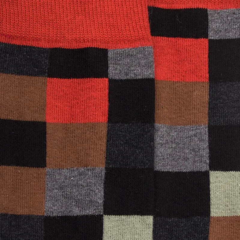chaussettes_homme_chiquie_1-5.webp Homme Doré Doré Chaussettes^Chaussettes homme échiquier en coton - Noir & orange cognac
