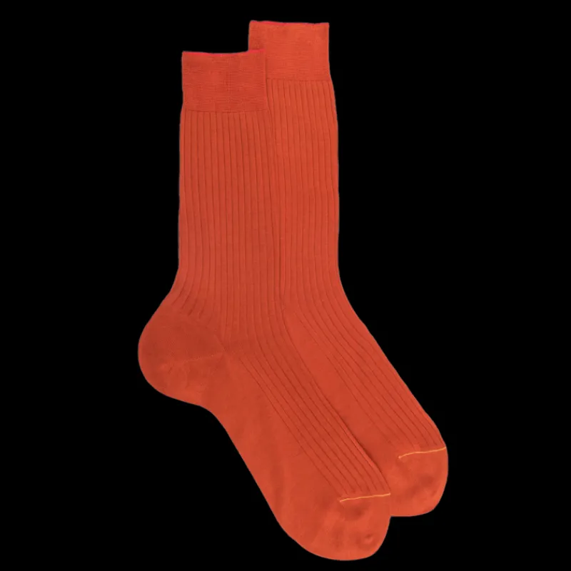chaussettes_homme_luxe_en_0-14.webp Homme Doré Doré Chaussettes^Chaussettes homme luxe en pur fil d'écosse extra fin - Cognac