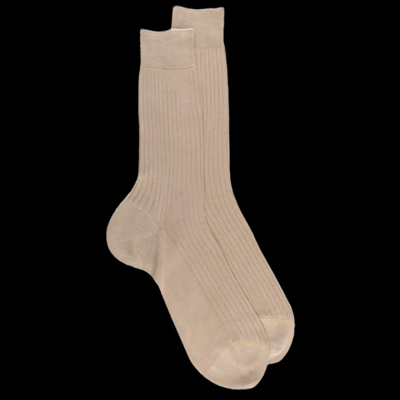 chaussettes_homme_luxe_en_0-21.webp Homme Doré Doré Chaussettes^Chaussettes homme luxe en pur fil d'écosse extra fin - Beige